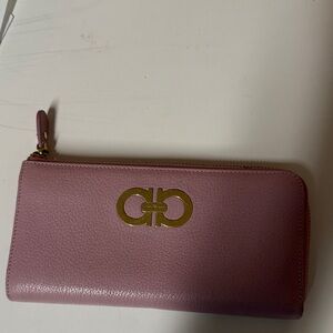 Salvatore Ferragamo Mauve Leather Wallet with Gold Accents